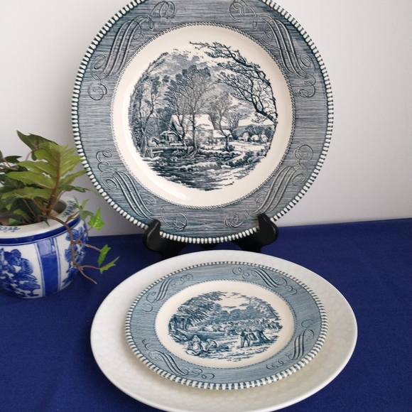 CURRIER & IVES 3 Bundle Dinner Table Plates - Picture 1 of 16